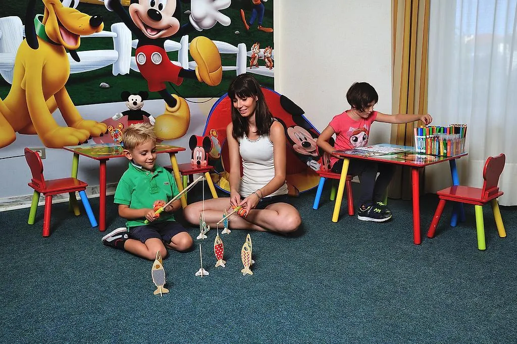 Raffy Family & Bike Hotel Diano Marina 3*,  Italy