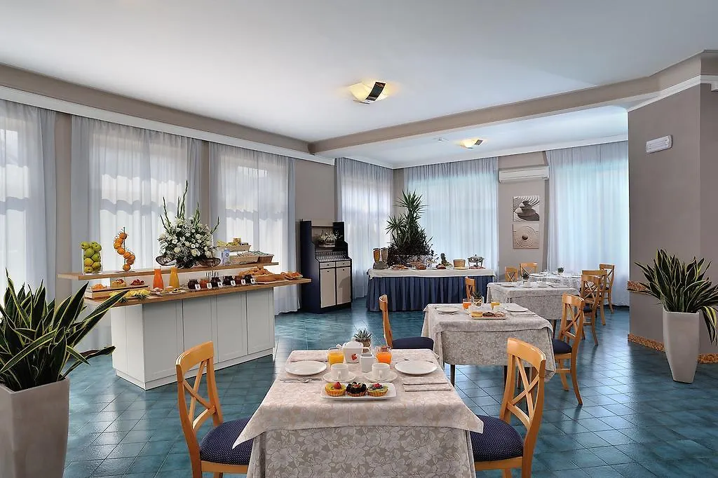 ***  Raffy Family & Bike Hotel Diano Marina Italy