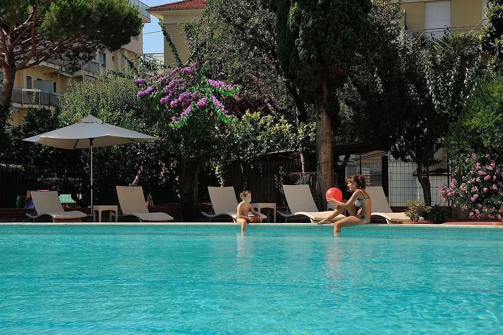 Raffy Family & Bike Hotel Diano Marina